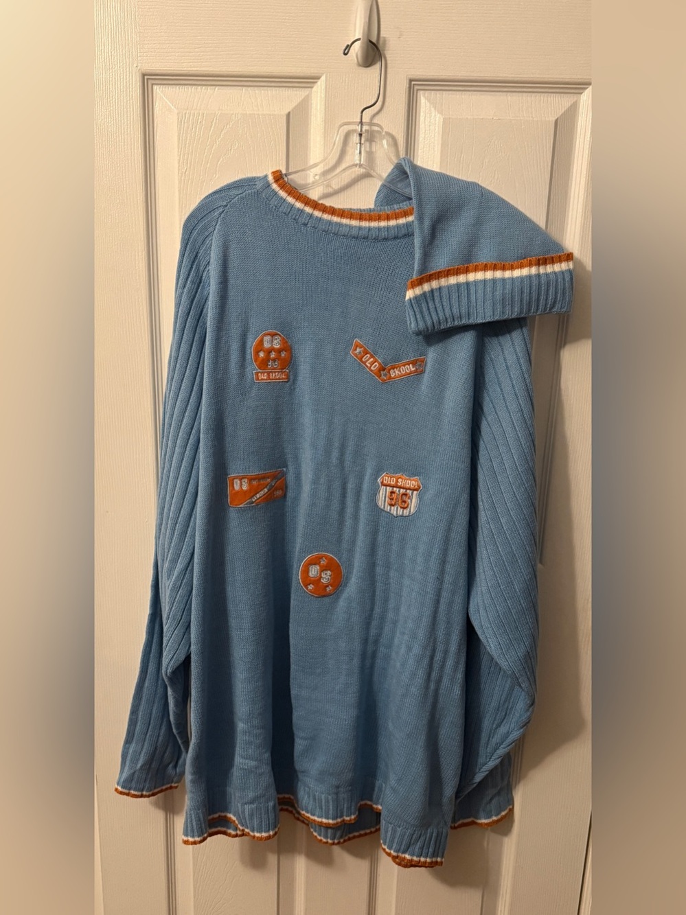 Old Skool Urban Wear vintage Men’s light blue sweater and cap set